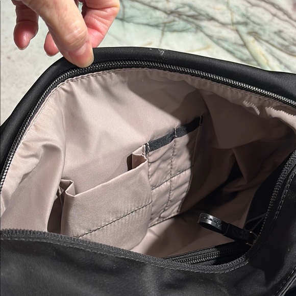 Tumi Black Voyageur Sumatra Messenger Bag - Picture 6 of 10